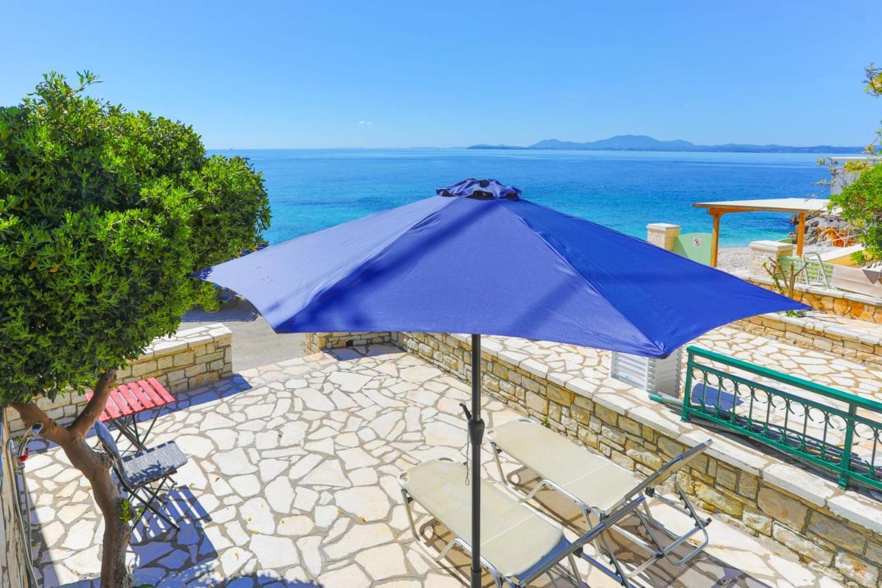 Kaminaki Beachfront Apartments Nisaki  Exteriér fotografie