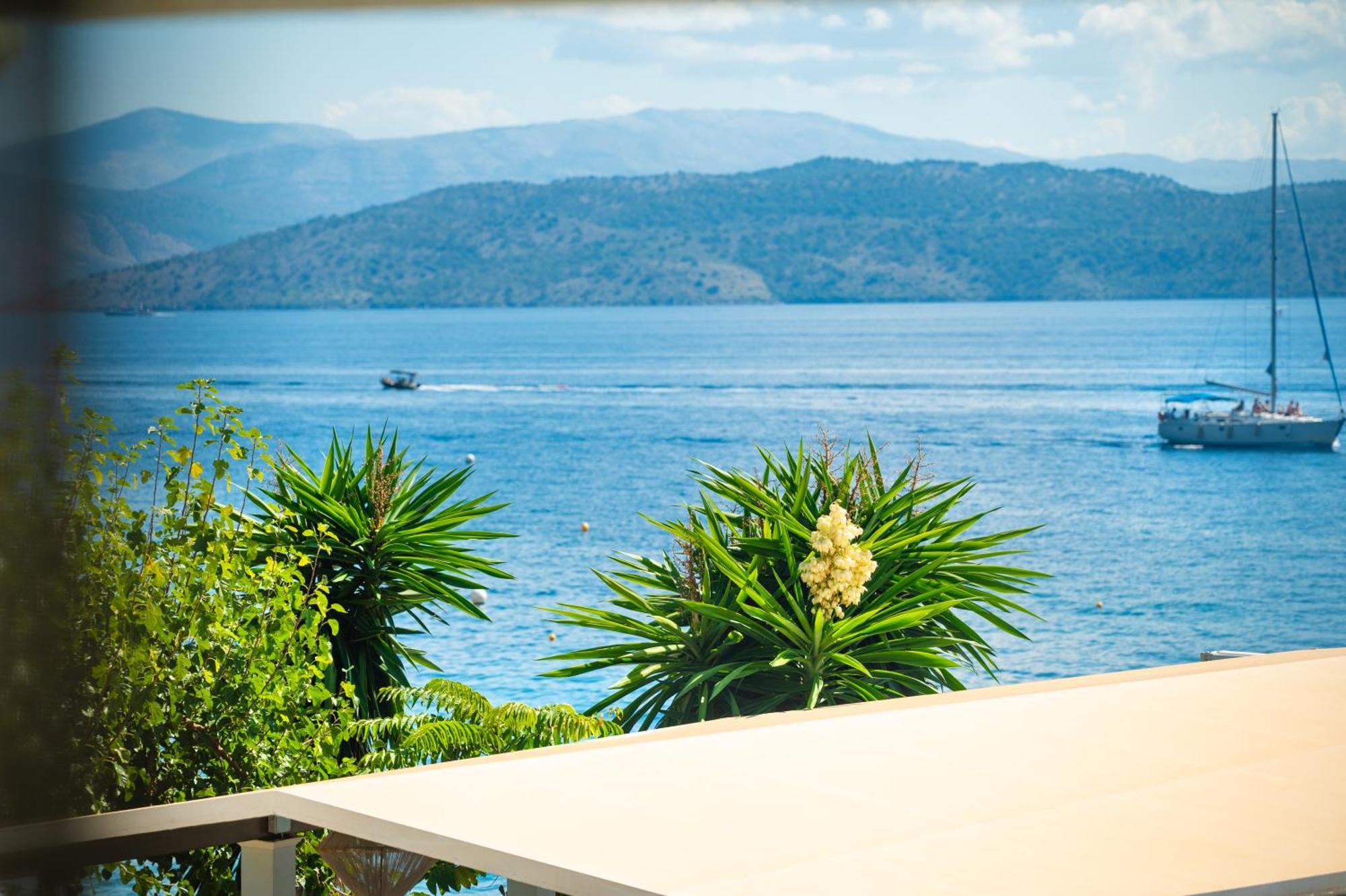 Kaminaki Beachfront Apartments Nisaki  Exteriér fotografie